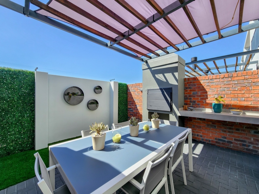4 Bedroom Property for Sale in Sandown Western Cape